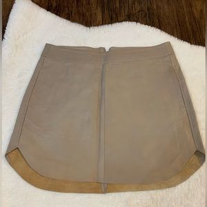 Karina Grimaldi. Light grey Leather skirt. Size XS.